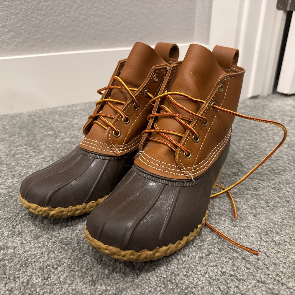 Classic LL Bean “Bean Boot” size 8, like new, 6” shaft